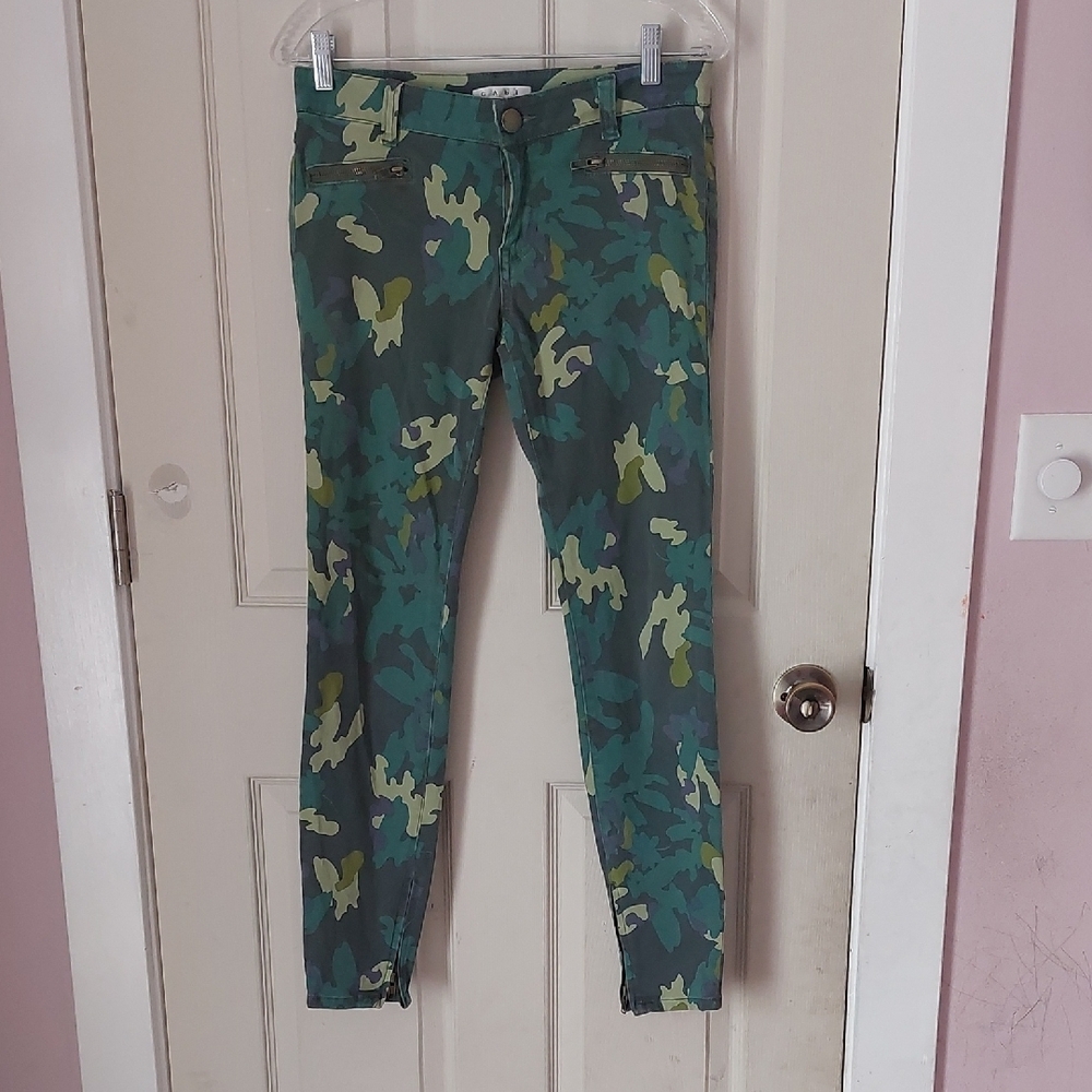 CAbi Style 766 Clover Camo Ankle Zip Jeggings Size 2